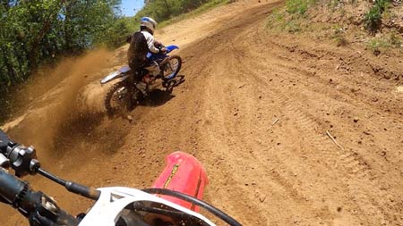CRF250R VS YZ 250 (Fun Battle)