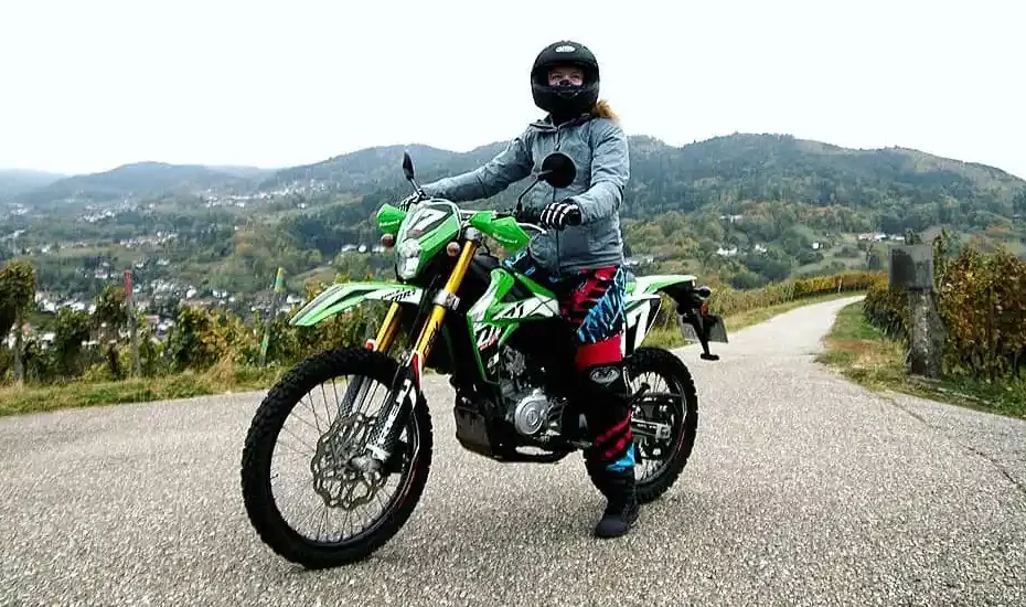 MOTORCYCLES FOR SHORT WOMEN